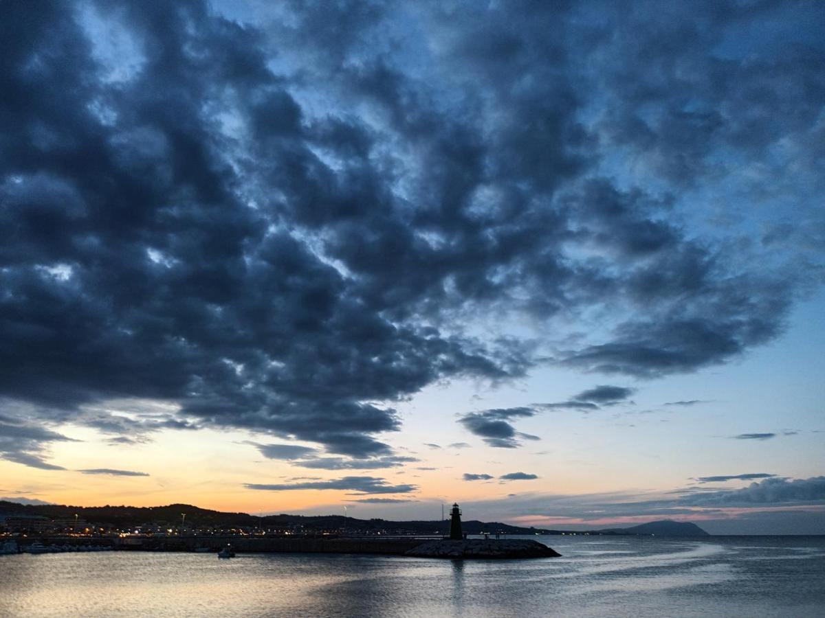 Bouganville A Apartament B&B Civitanova Marche Dış mekan fotoğraf
